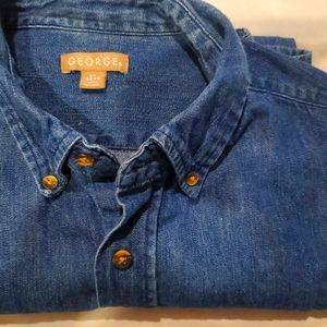 DENIM BLUE BUTTON DOWN Short Sleeve. LG 42-44